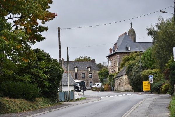 Photo Ménéac - le village