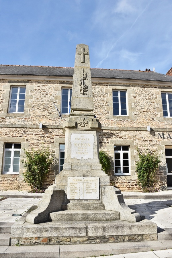 Photo Mohon - le monument aux morts