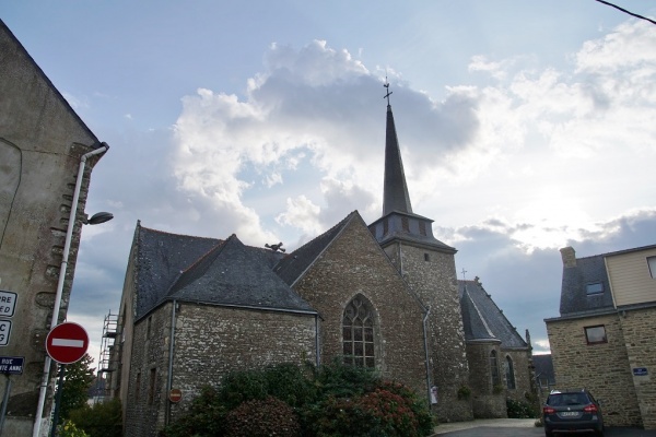 Photo Molac - église Saint Cyr