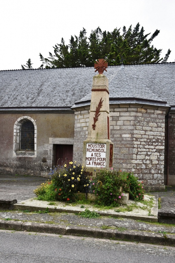 Photo Moustoir-Remungol - le monument aux morts