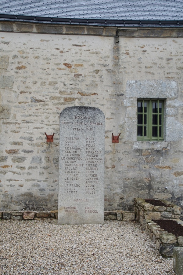 Photo Noyalo - le monument aux morts