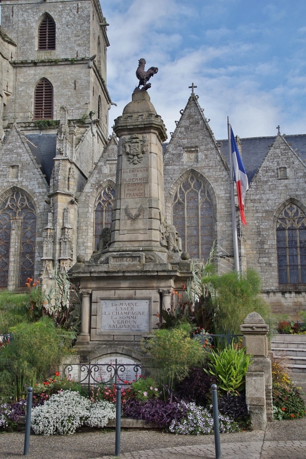 Photo Ploërmel - le monument aux morts