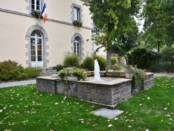 Photo paysage et monuments, Réguiny - la fontaine