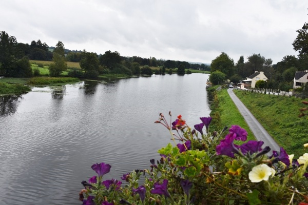 Photo Le Roc-Saint-André - canal de nantes à brest