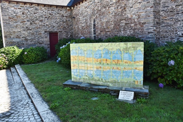 Photo Saint-Laurent-sur-Oust - le monument