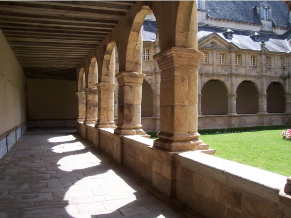 Photo Sainte-Anne-d'Auray - Sainte-Anne d'Auray - Le cloître