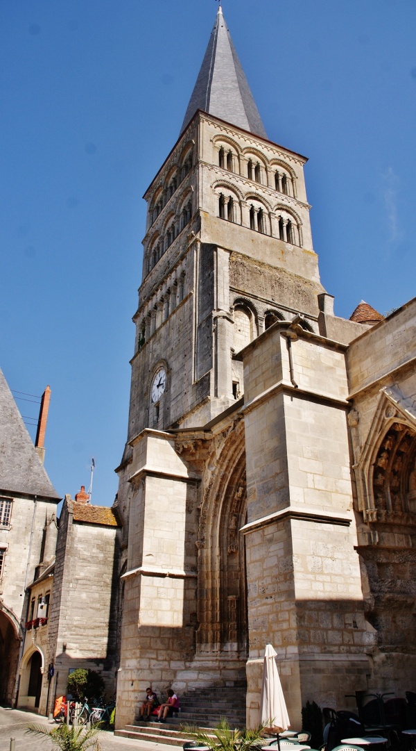 Photo La Charité-sur-Loire - L'église