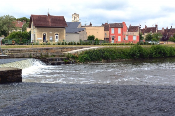 Clamecy Nièvre - Juin 2015.L'Yonne.