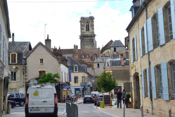 Clamecy Nièvre - Centre ville.