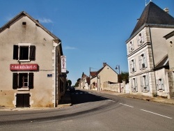 Photo paysage et monuments, Garchy - La Commune