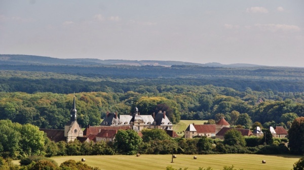 Photo Menou - La Commune