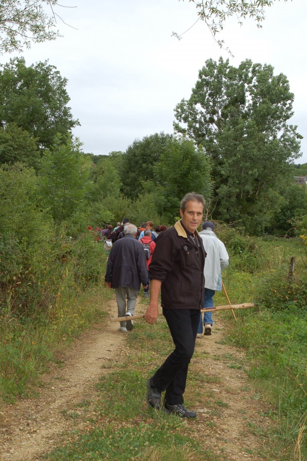 Photo Montenoison - sur le chemin autour de la butte....