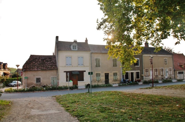 Photo Parigny-les-Vaux - La Commune