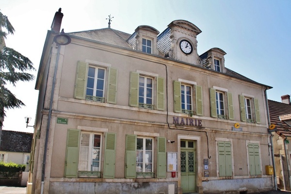 Photo Raveau - La Mairie