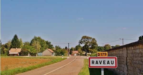 Photo Raveau - La Commune