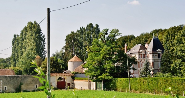 Photo Saint-Père - Le Château de Moulin l'éveque