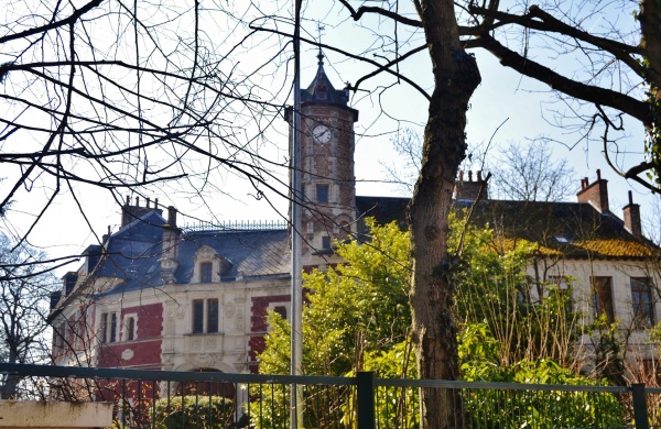 Photo Aubry-du-Hainaut - Le Château