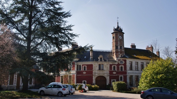 Photo Aubry-du-Hainaut - Le Château