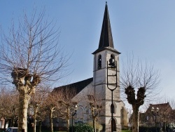 Photo paysage et monuments, Aubry-du-Hainaut - L'église