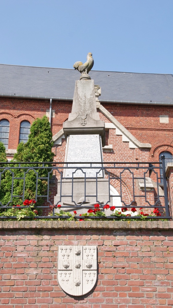 Photo Bugnicourt - le monument aux morts