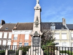 Photo paysage et monuments, Cassel - le Monument Aux Morts