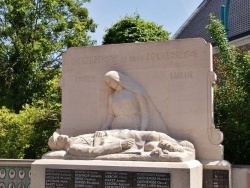 Photo paysage et monuments, Cuincy - Monument aux Morts