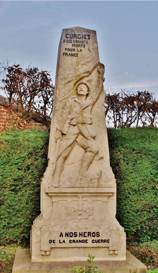 Photo Curgies - Le Monument-aux-Morts