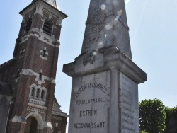 Photo paysage et monuments, Estrun - le monument aux morts