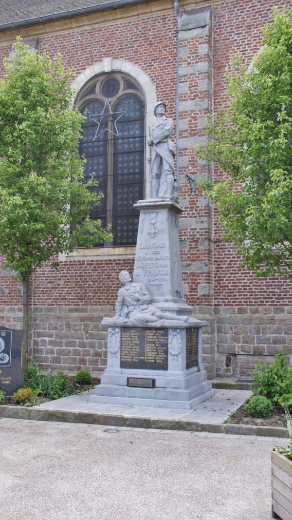 Photo Landas - le monument aux morts