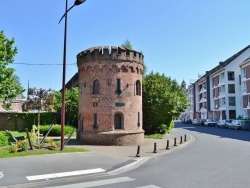 Photo paysage et monuments, Lannoy - Tour de la Basse Cour du Château 15 Em Siècle