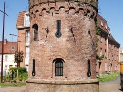 Photo paysage et monuments, Lannoy - Tour de la Basse Cour du Château 15 Em Siècle