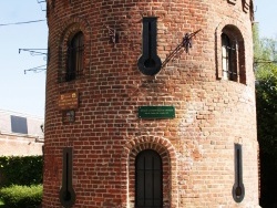 Photo paysage et monuments, Lannoy - Tour de la Basse Cour du Château 15 Em Siècle