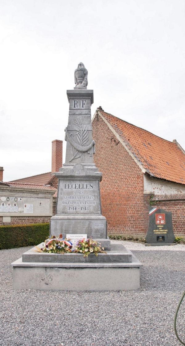 Photo Lecelles - le monument aux morts