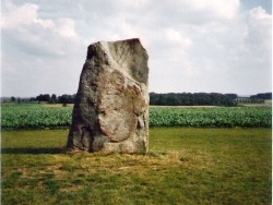 Photo paysage et monuments, Lécluse - la pierre du diable