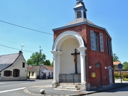 Photo paysage et monuments, Millonfosse - Calvaire et ancienne Mairie