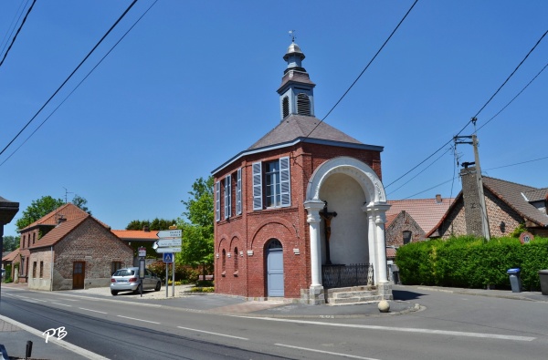Photo Millonfosse - Calvaire et ancienne Mairie