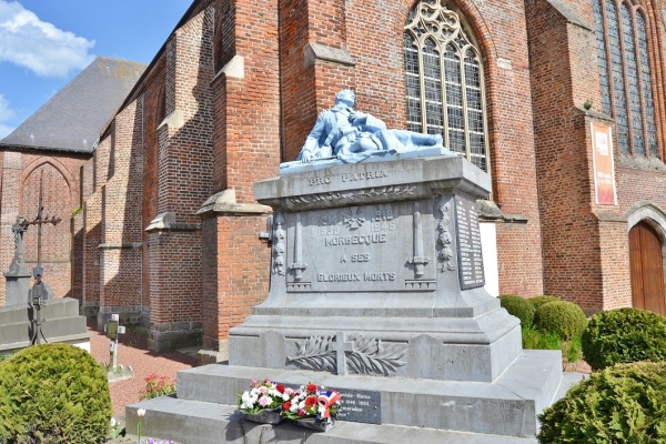 Photo Morbecque - le monument aux morts