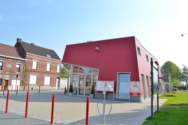 Photo Neuf-Berquin - la mairie