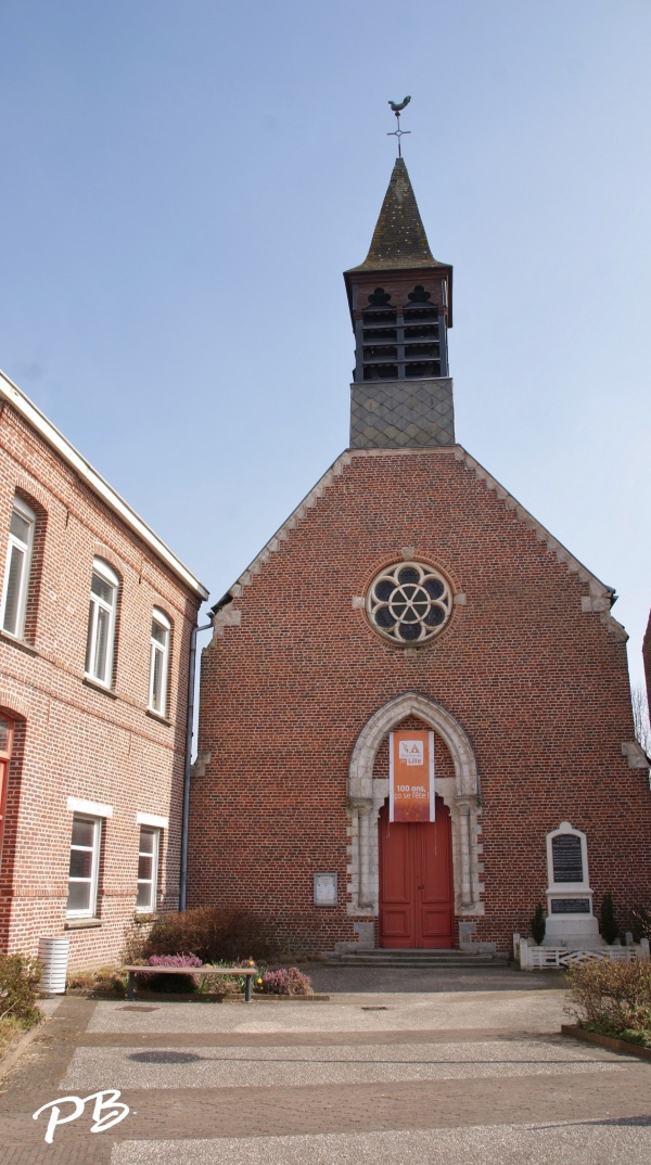 Photo La Neuville - L'église