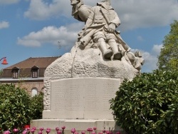 Photo paysage et monuments, Steenwerck - le monument aux morts