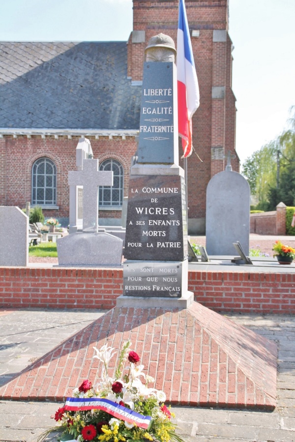 Photo Wicres - le monument aux morts