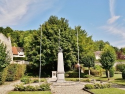 Photo paysage et monuments, Berneuil-sur-Aisne - Le Monument-aux-Morts