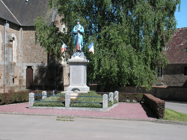 le monument aux mortsde lougé-sur-maire