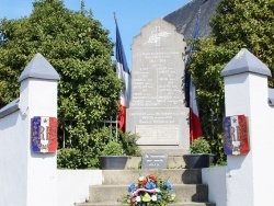 Photo paysage et monuments, Attin - le Monument Aux Morts