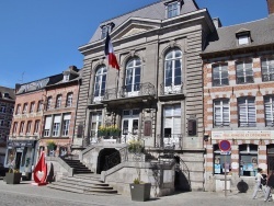 Photo paysage et monuments, Avesnes - la mairie