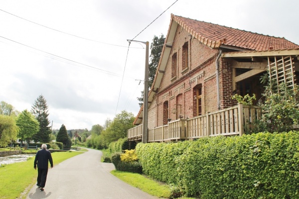 Photo Enquin-sur-Baillons - Le Village