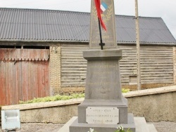 Photo paysage et monuments, Enquin-sur-Baillons - le Monuments Aux Morts