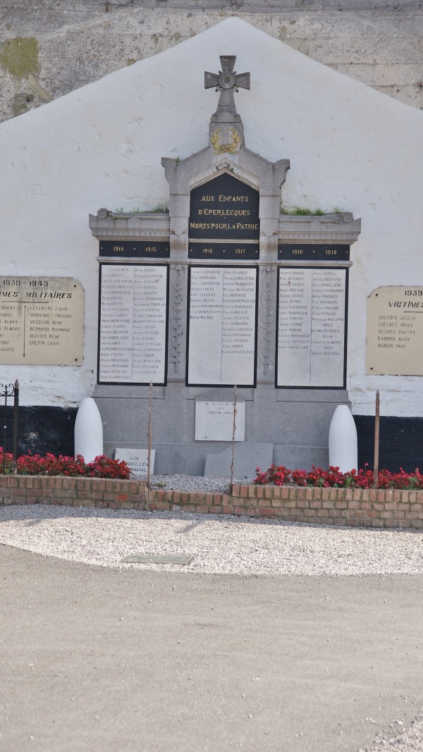 Photo Éperlecques - le monument aux morts