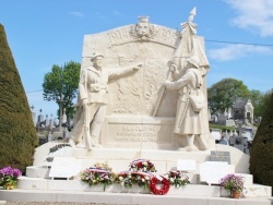 Photo paysage et monuments, Étaples - le monument aux morts