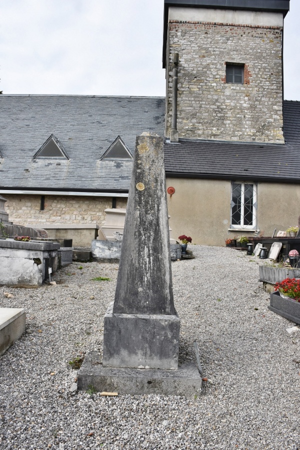 Photo Ferques - le Monument Aux Morts